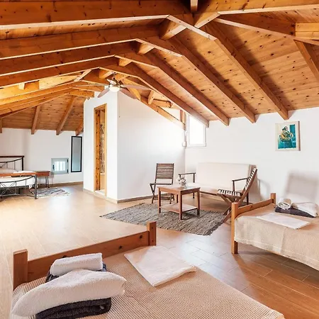 White Pearl 2 アパート Apolakkiá