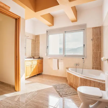 White Pearl 2 * Apolakkia